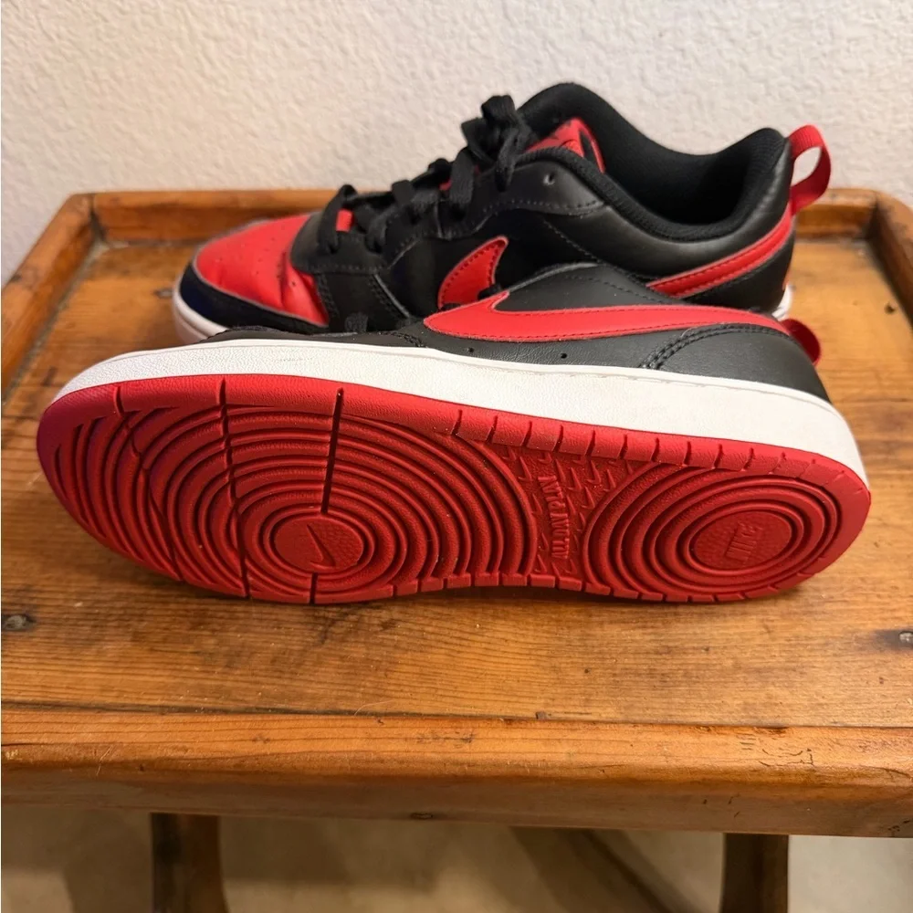 Nike Court Borough 2 Low Bred - red & black size 6Y
